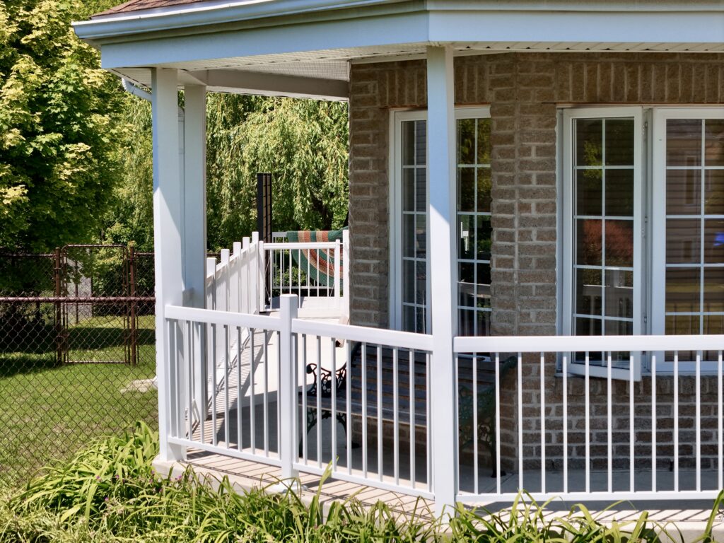 Fenced Backyard โ {{CITY}}