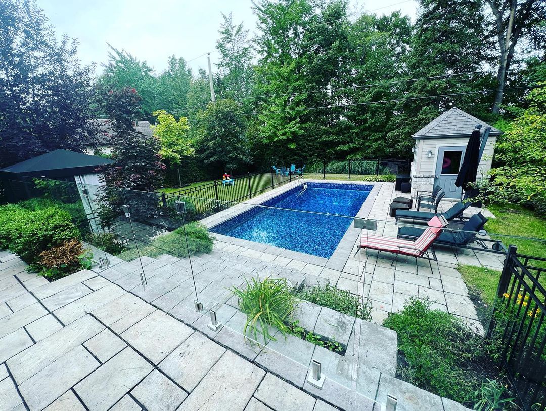 Pool Enclosure โ {{CITY}}